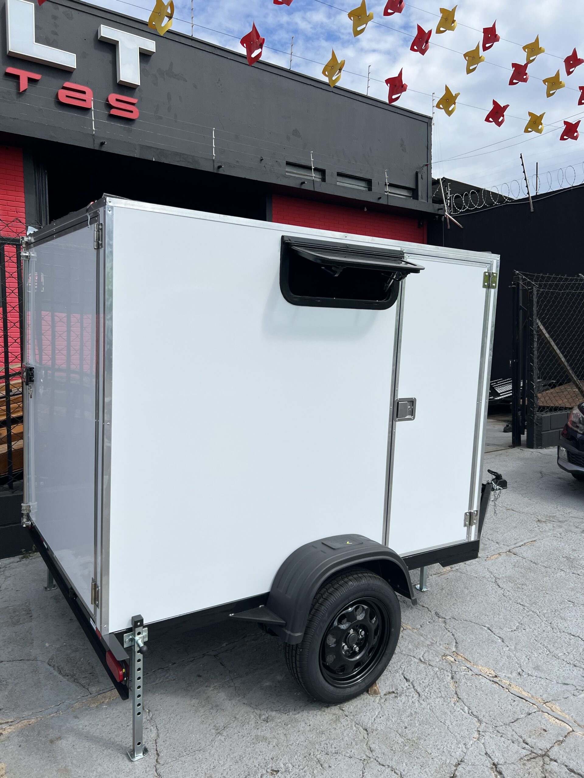 Carreta Baú - Carga Fechada 2,50 L x 1,50 L x 1,50 A - Mini Trailer Camping
