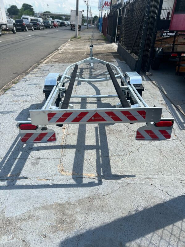 Carretinha reboque Galvanizada CHASSI 4,50 M - imagem 3