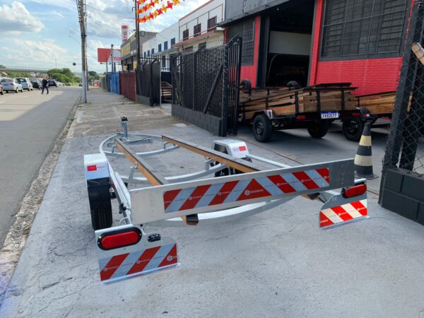 Carretinha reboque Galvanizada para barco de alumínio - imagem 2